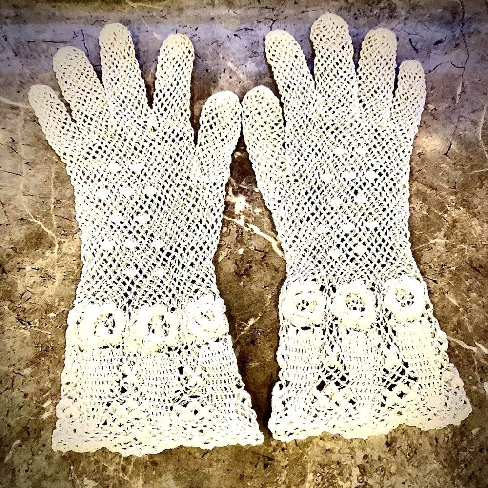 ALEXANDRA'S ACCENTS Edwardian Ivory Crochet Lace Gloves Rosette Ruffle Cuffs S